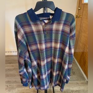 Men’s long sleeve shirt with collar. Size- Large.
